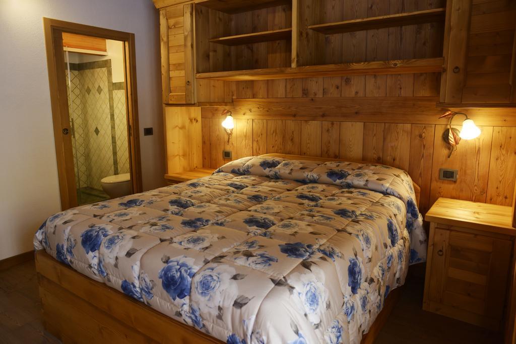 Le Nid De L'Aigle Hotel Champoluc Quarto foto