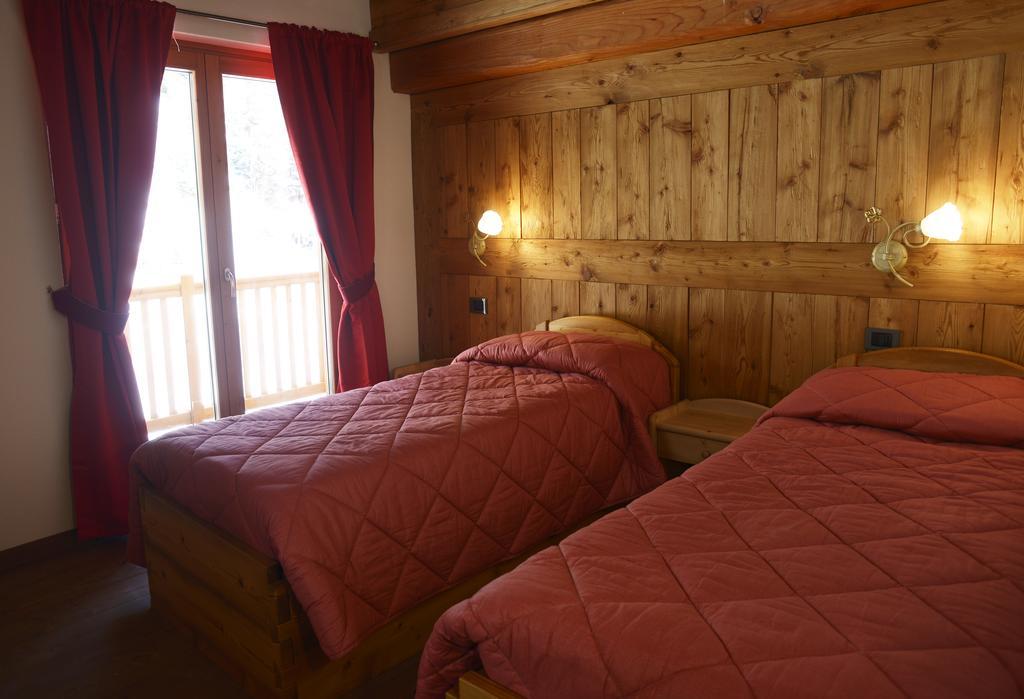 Le Nid De L'Aigle Hotel Champoluc Quarto foto